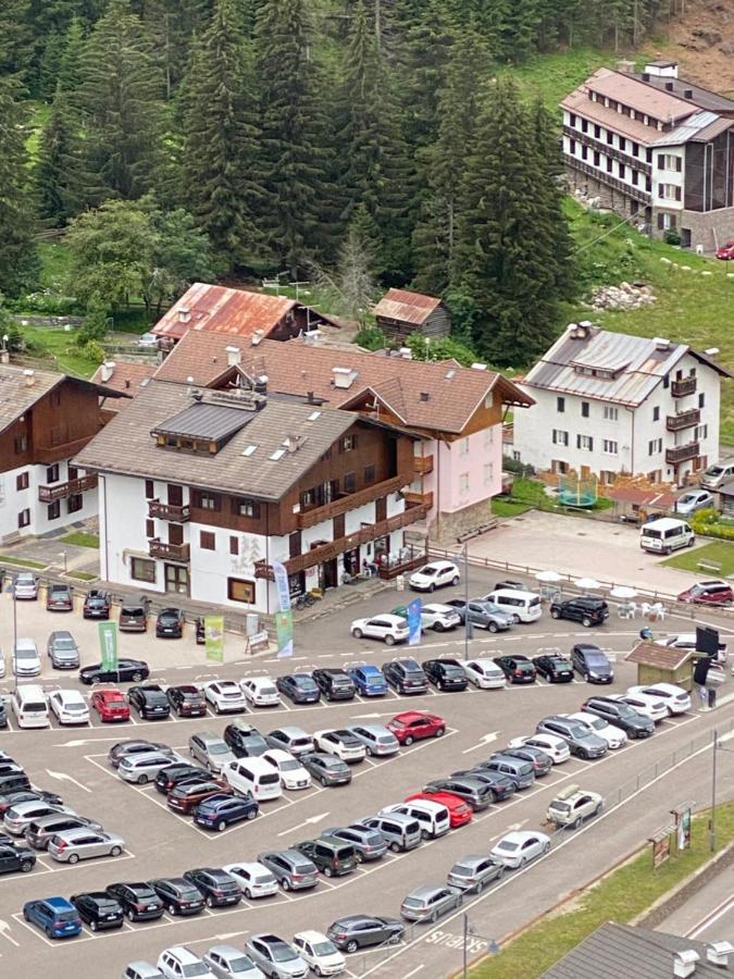 Casa Doleda Appartement Alba di Canazei Buitenkant foto